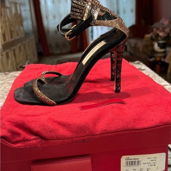 VALENTINO GARAVANI GLAM MASK TRIBE BLACK SUEDE CRYSTAL HEEL SANDALS SIZE 36 (7) - Picture 4 of 17